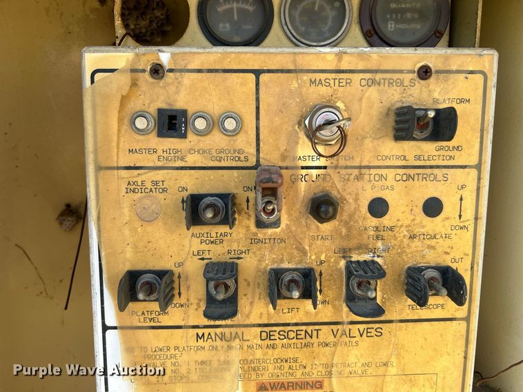 image for item DQ2099 1997 JLG 80H  boom lift