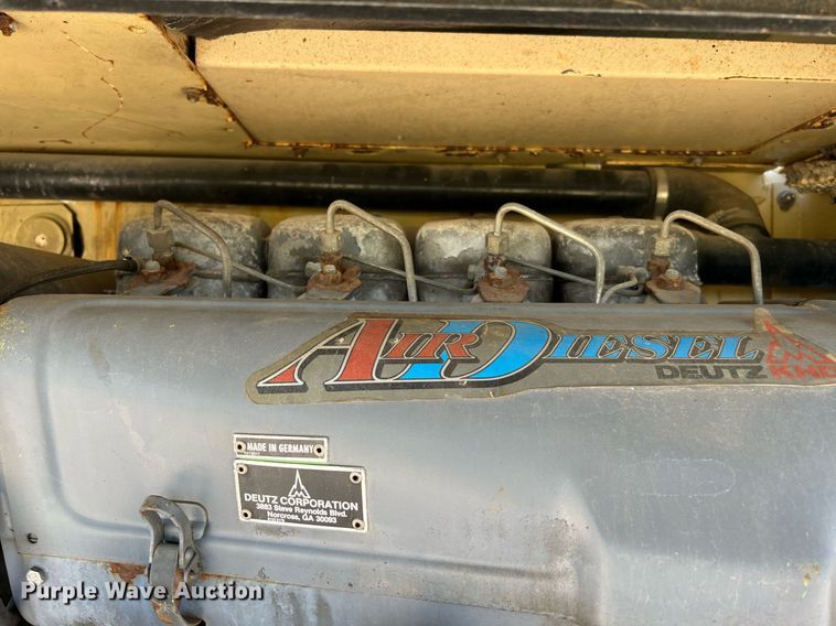 image for item DQ2099 1997 JLG 80H  boom lift