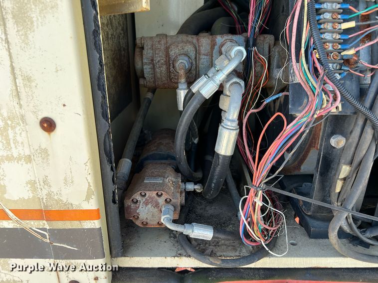 image for item DQ2099 1997 JLG 80H  boom lift