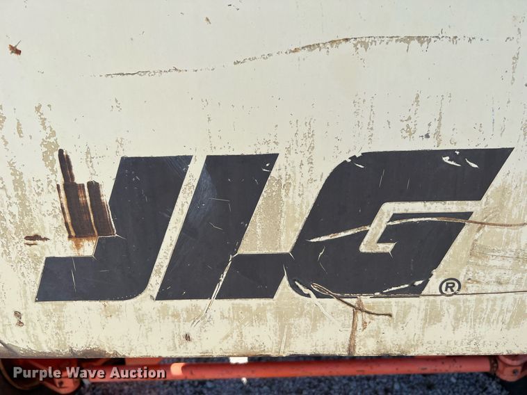 image for item DQ2099 1997 JLG 80H  boom lift