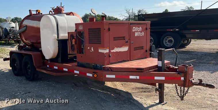 image for item DQ2104 2000 Ditch Witch FX30  vacuum excavator