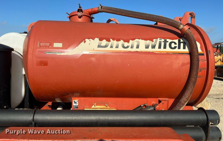 image for item DQ2104 2000 Ditch Witch FX30  vacuum excavator