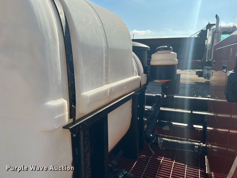 image for item DQ2104 2000 Ditch Witch FX30  vacuum excavator