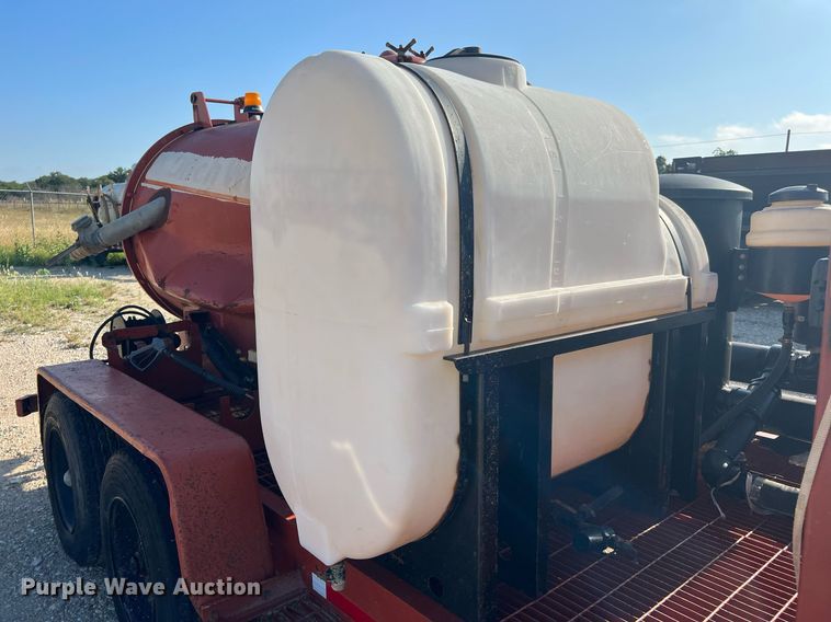 image for item DQ2104 2000 Ditch Witch FX30  vacuum excavator