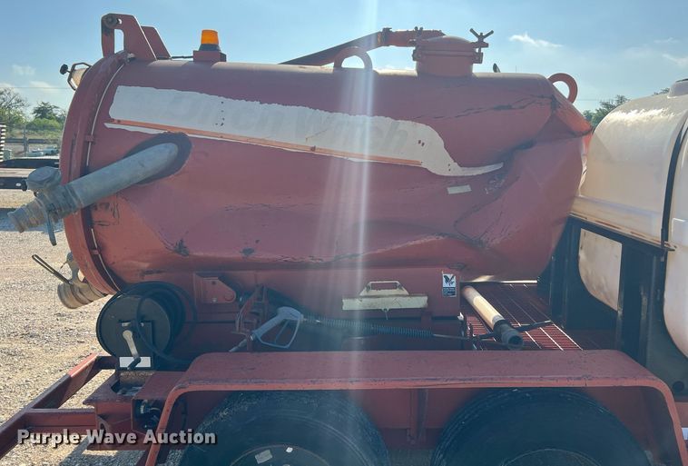 image for item DQ2104 2000 Ditch Witch FX30  vacuum excavator