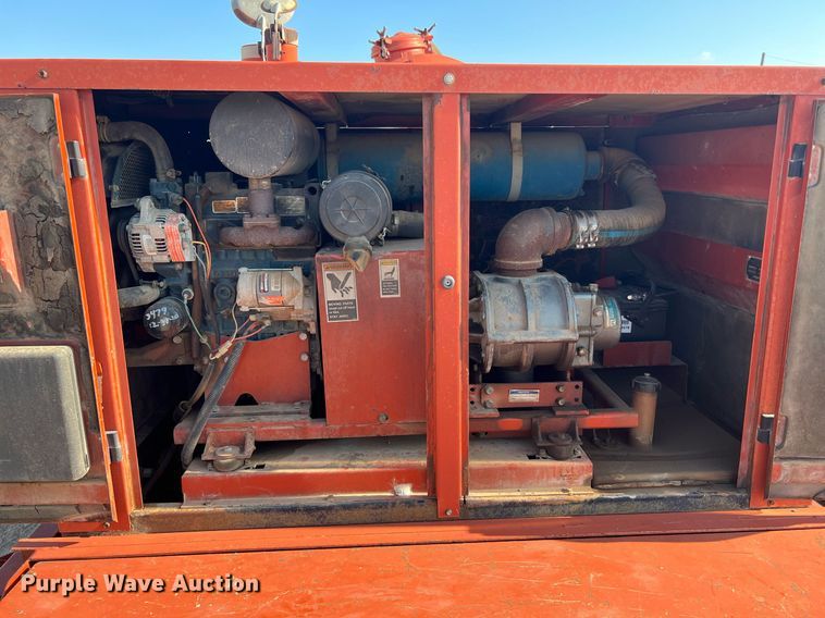 image for item DQ2104 2000 Ditch Witch FX30  vacuum excavator