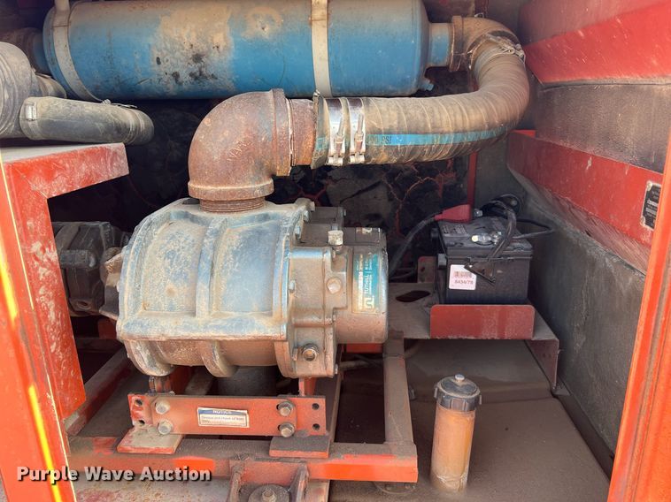 image for item DQ2104 2000 Ditch Witch FX30  vacuum excavator