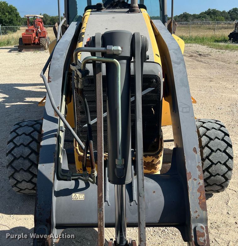 image for item DQ2105 2007 Volvo BL60  backhoe