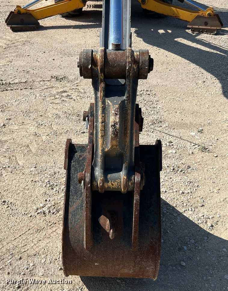 image for item DQ2105 2007 Volvo BL60  backhoe