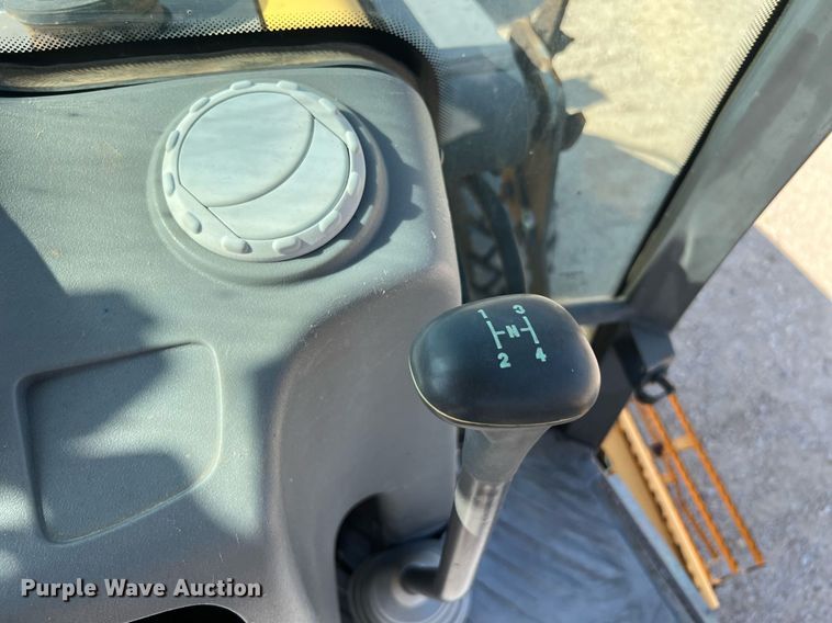 image for item DQ2105 2007 Volvo BL60  backhoe