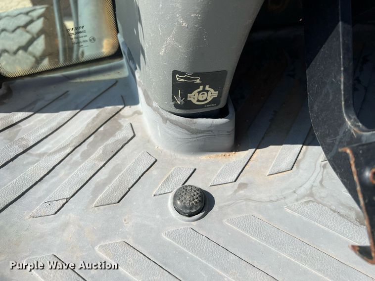 image for item DQ2105 2007 Volvo BL60  backhoe