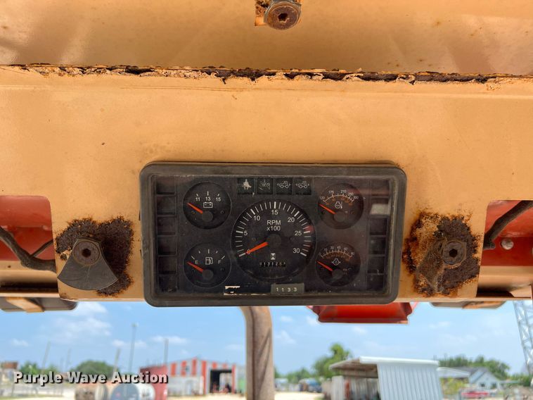 image for item DQ2106 2006 Ditch Witch HT185  cable plow