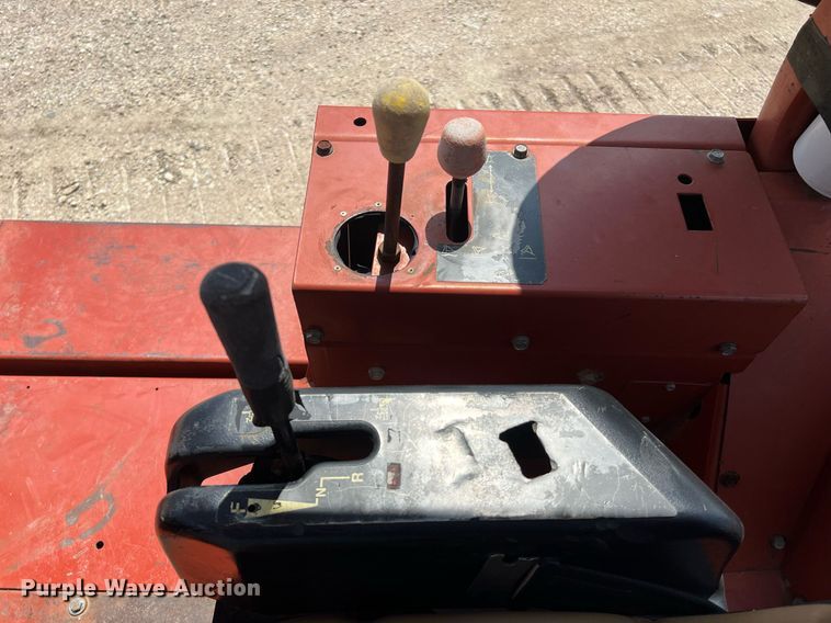 image for item DQ2106 2006 Ditch Witch HT185  cable plow