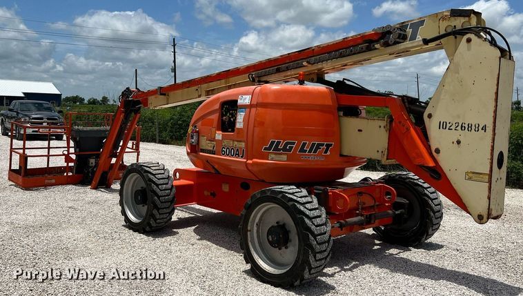 image for item DQ2107 2014 JLG 600AJ  boom lift