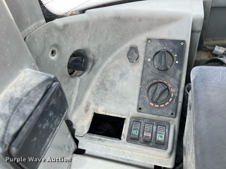 image for item DQ2108 2010 Takeuchi TW80  wheel loader