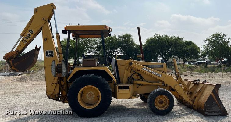 image for item DQ2109 1993 John Deere 310D  backhoe