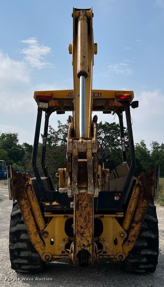 image for item DQ2109 1993 John Deere 310D  backhoe