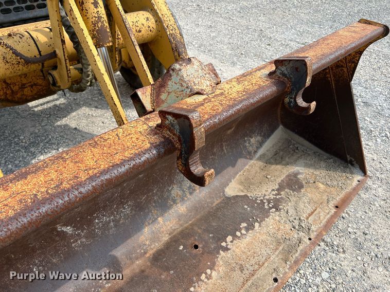 image for item DQ2109 1993 John Deere 310D  backhoe