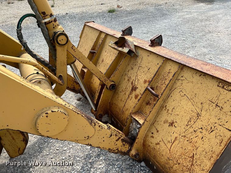 image for item DQ2109 1993 John Deere 310D  backhoe