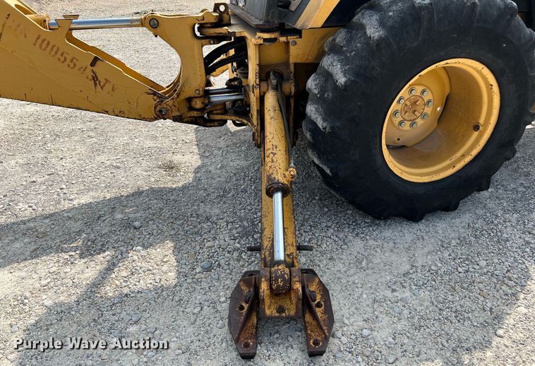 image for item DQ2109 1993 John Deere 310D  backhoe