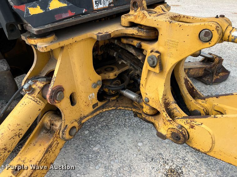 image for item DQ2109 1993 John Deere 310D  backhoe