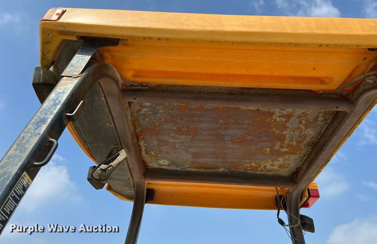 image for item DQ2109 1993 John Deere 310D  backhoe