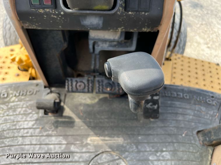 image for item DQ2109 1993 John Deere 310D  backhoe