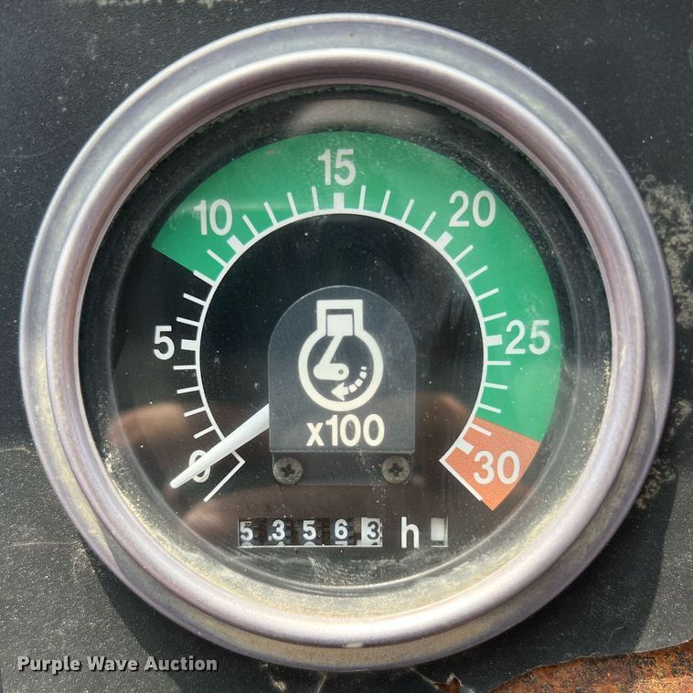 image for item DQ2109 1993 John Deere 310D  backhoe