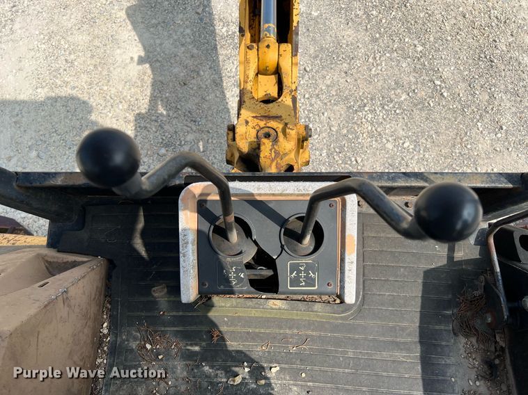 image for item DQ2109 1993 John Deere 310D  backhoe