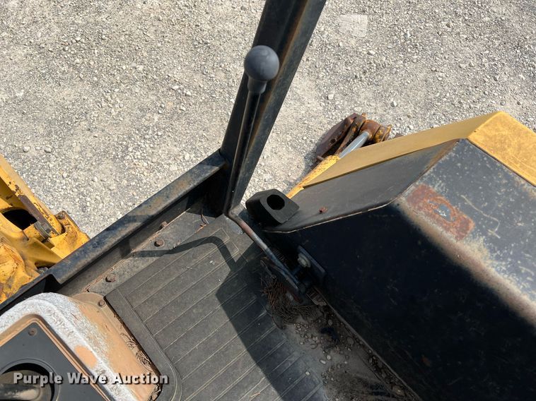 image for item DQ2109 1993 John Deere 310D  backhoe