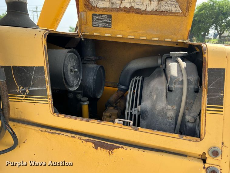 image for item DQ2109 1993 John Deere 310D  backhoe