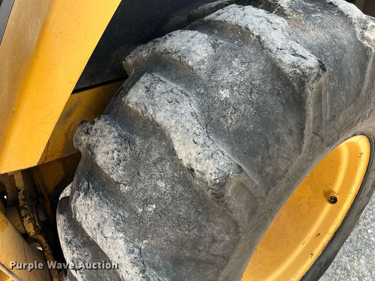 image for item DQ2109 1993 John Deere 310D  backhoe