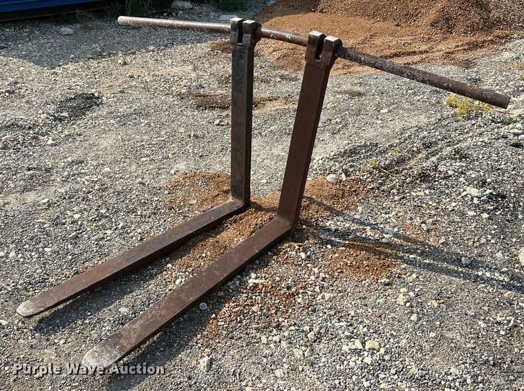 image for item DQ2109 1993 John Deere 310D  backhoe