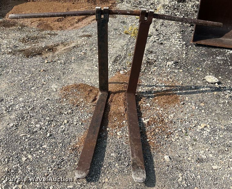 image for item DQ2109 1993 John Deere 310D  backhoe