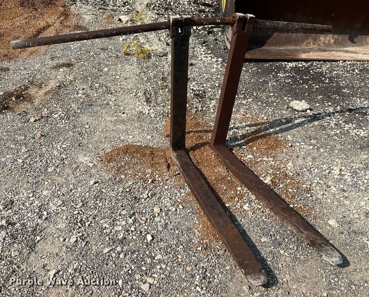 image for item DQ2109 1993 John Deere 310D  backhoe