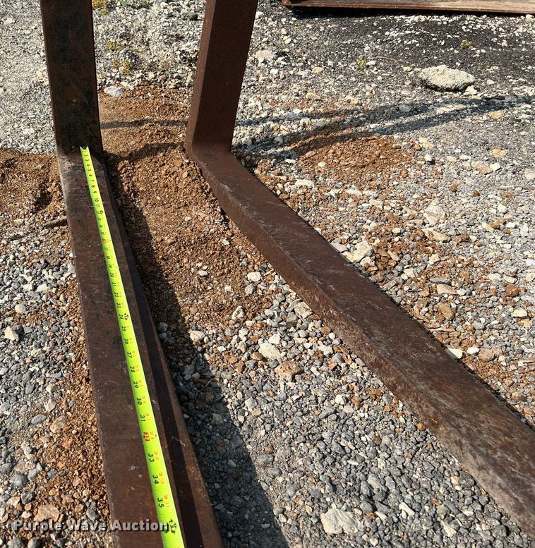 image for item DQ2109 1993 John Deere 310D  backhoe