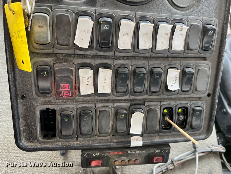 image for item DQ2112 2011 Crane Carrier  street sweeper truck