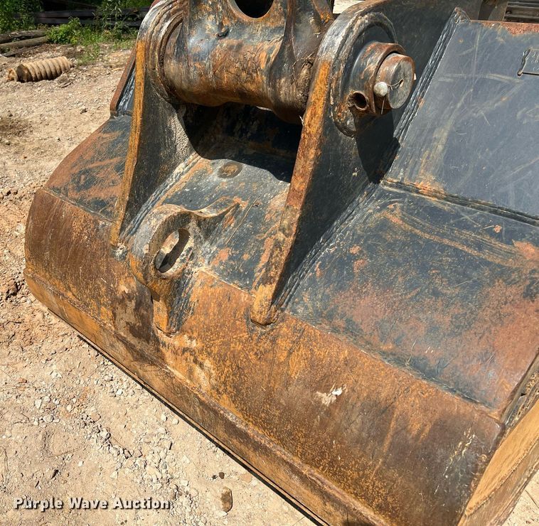 image for item DQ2113 2014 John Deere 350G LC  excavator