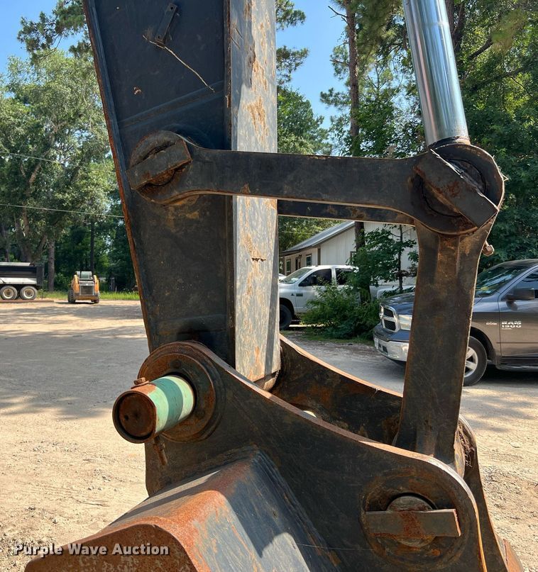 image for item DQ2113 2014 John Deere 350G LC  excavator