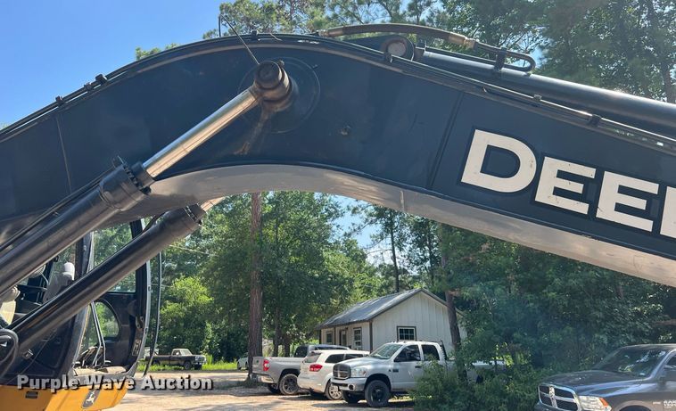 image for item DQ2113 2014 John Deere 350G LC  excavator