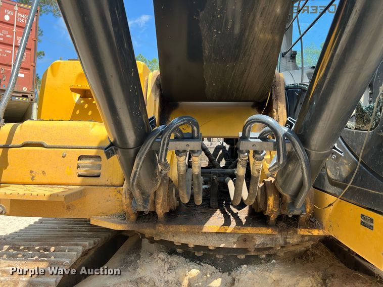 image for item DQ2113 2014 John Deere 350G LC  excavator