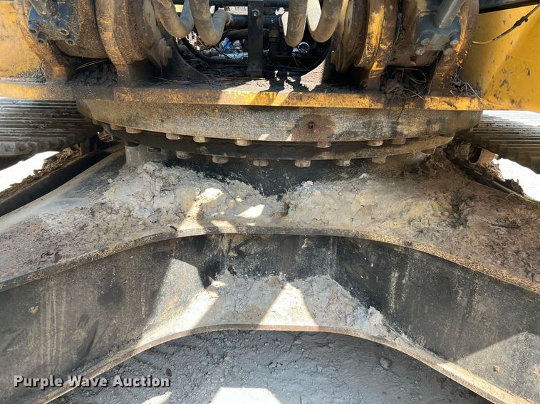 image for item DQ2113 2014 John Deere 350G LC  excavator