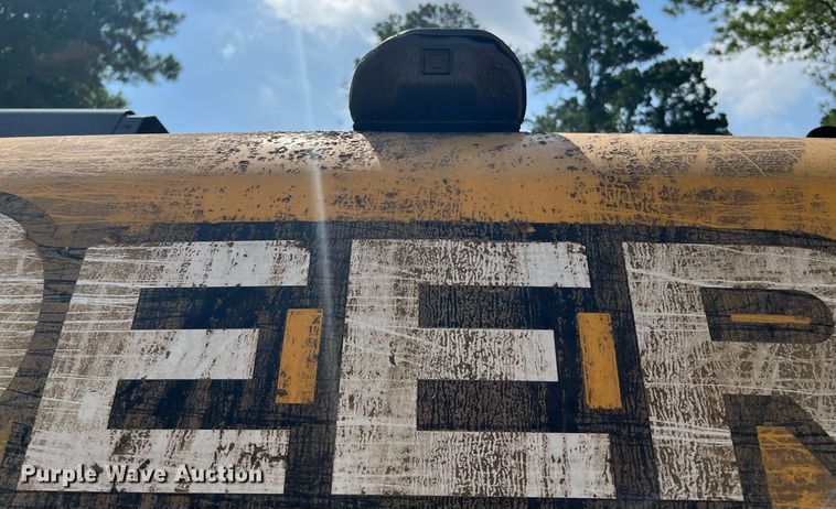 image for item DQ2113 2014 John Deere 350G LC  excavator