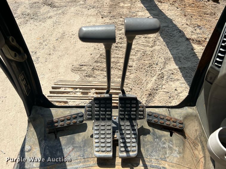 image for item DQ2113 2014 John Deere 350G LC  excavator