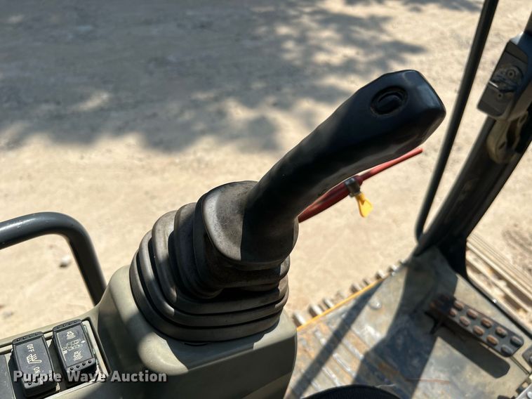 image for item DQ2113 2014 John Deere 350G LC  excavator