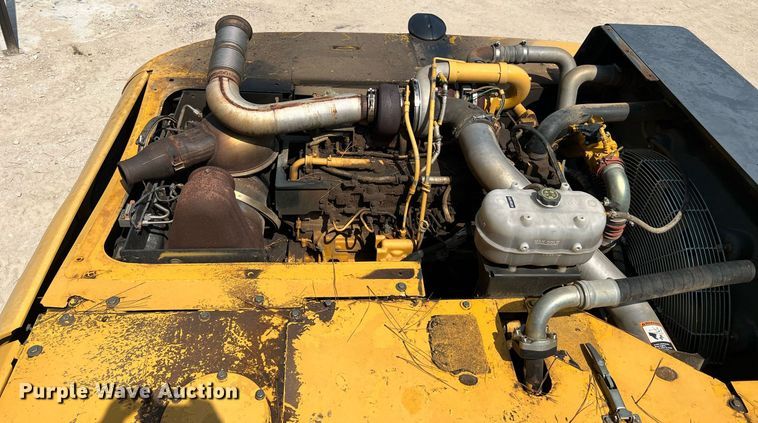 image for item DQ2113 2014 John Deere 350G LC  excavator