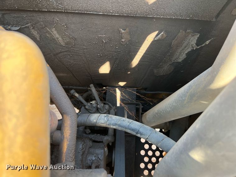 image for item DQ2113 2014 John Deere 350G LC  excavator