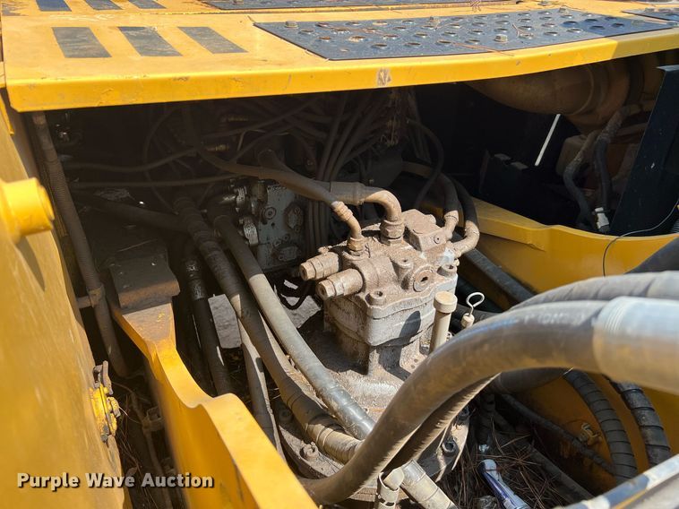 image for item DQ2113 2014 John Deere 350G LC  excavator