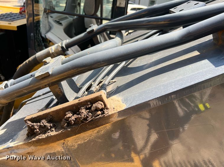 image for item DQ2113 2014 John Deere 350G LC  excavator