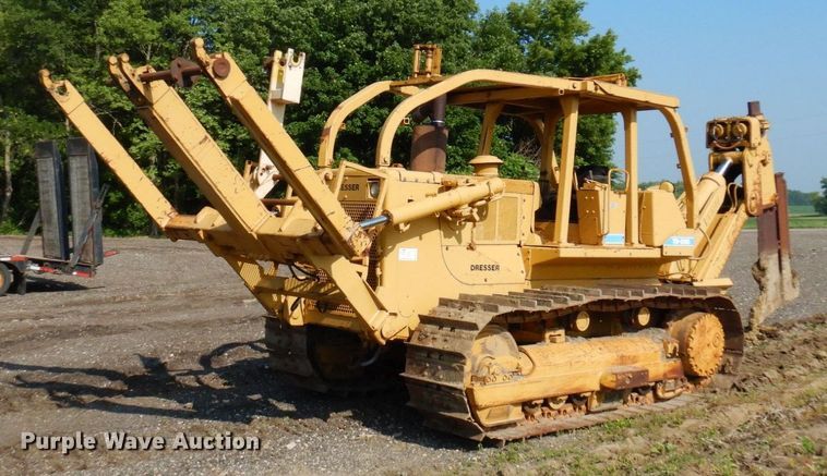 image for item DQ7330 1987 Dresser TD-20G  cable plow